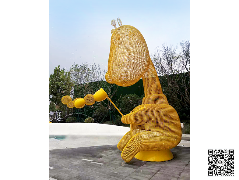 不銹鋼雕塑中鏤空雕塑的制作方式是什么？